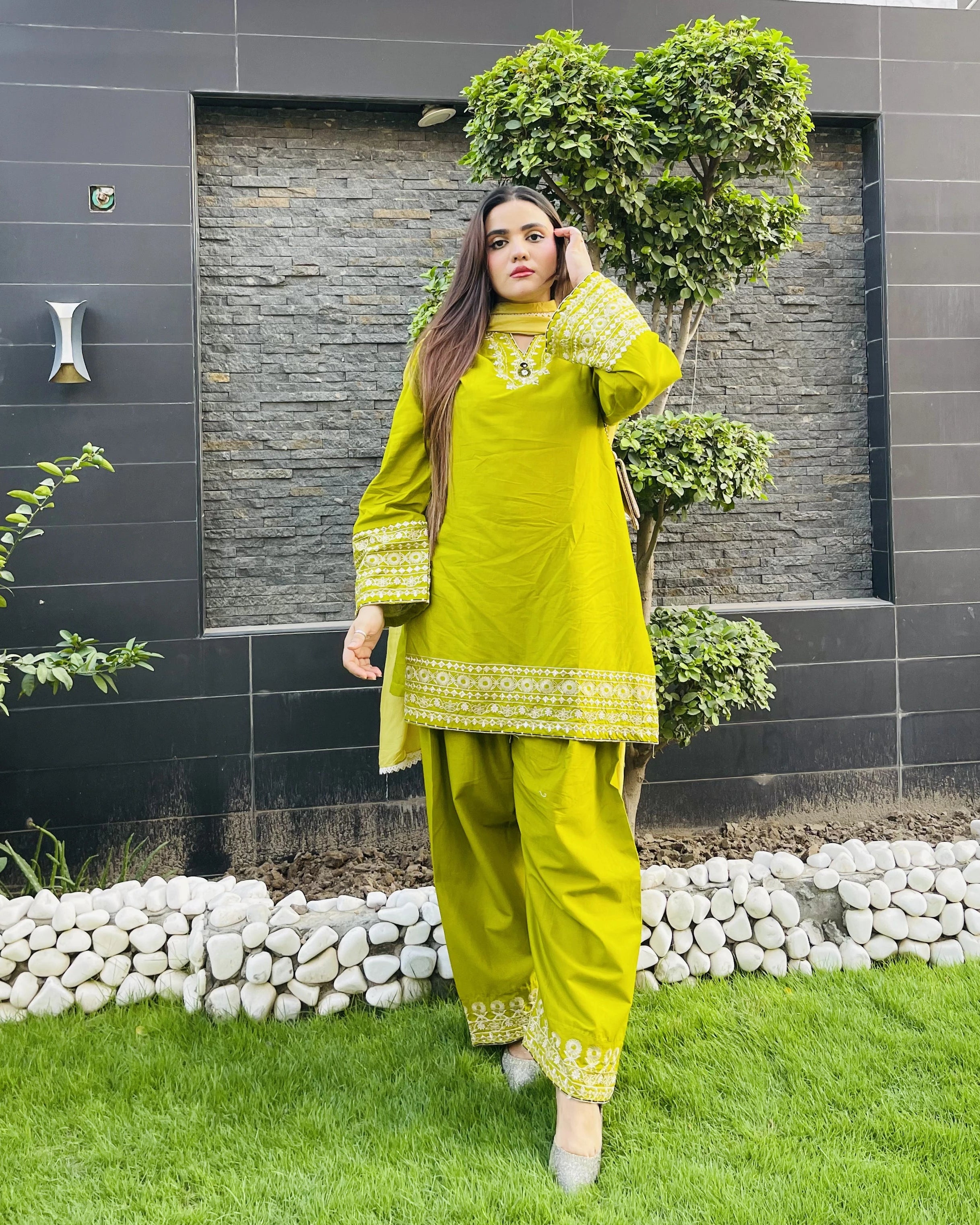 Zareen Embroidered 2 Piece Cotton Lawn Suit