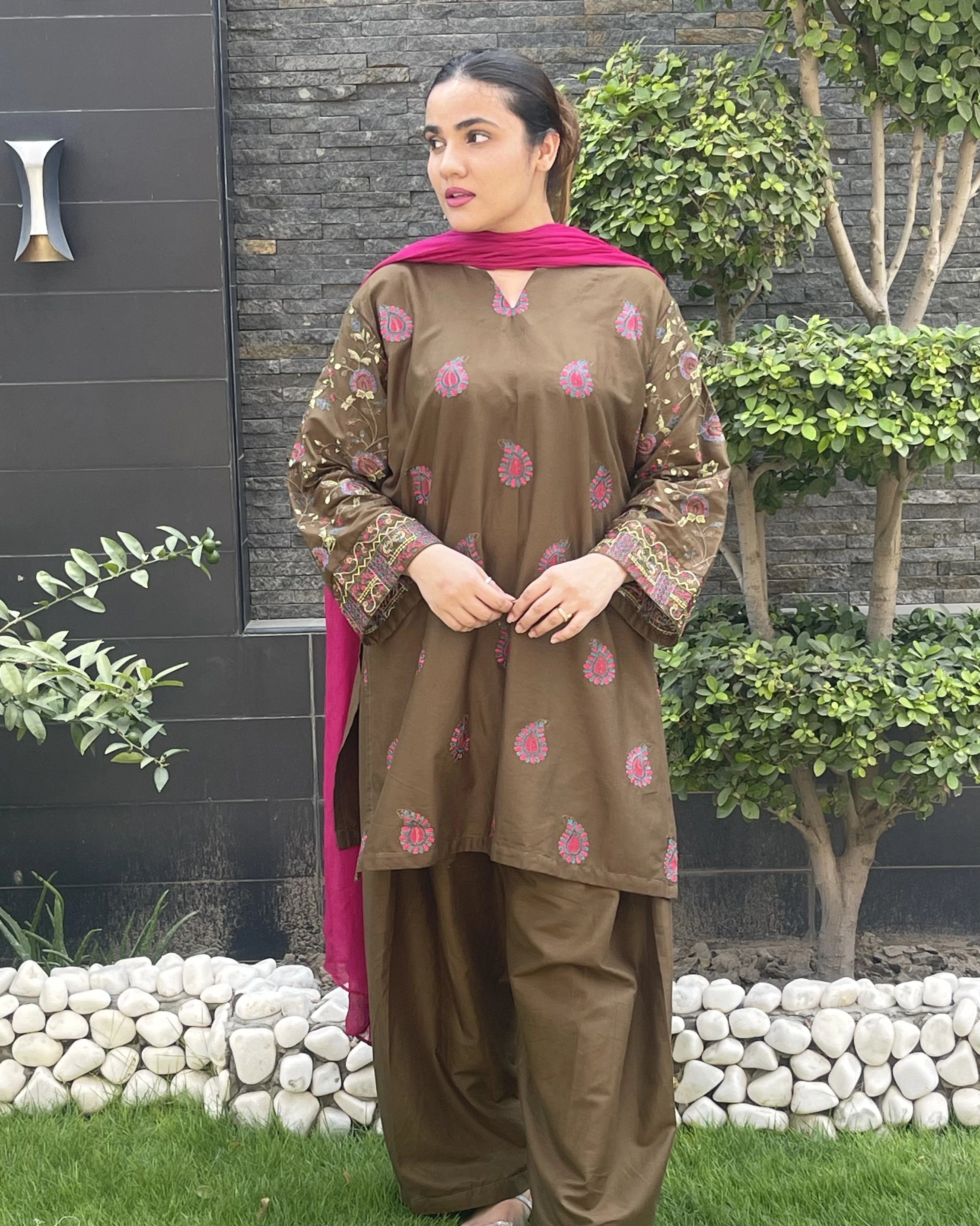 Zarmina Embroidered 2 Piece Cotton Lawn Suit
