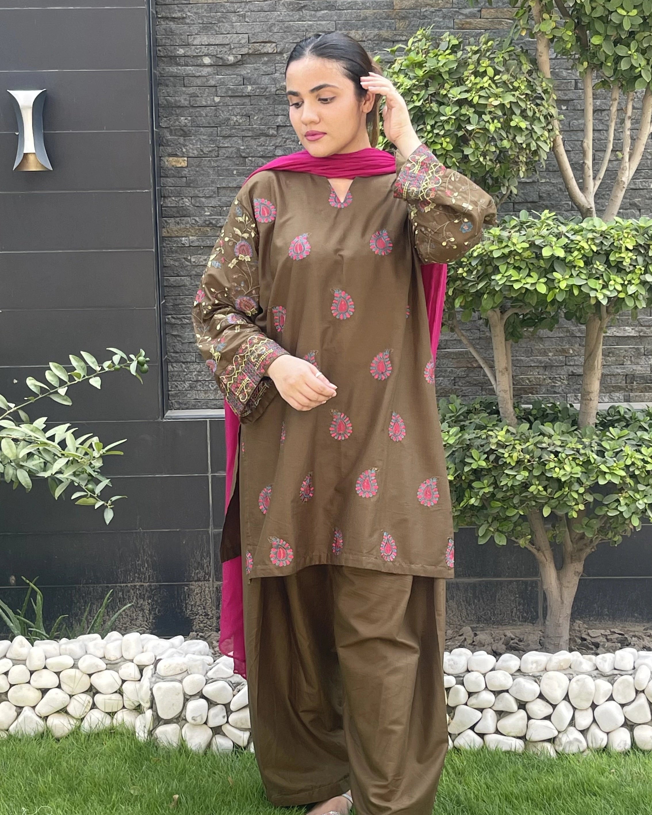 Zarmina Embroidered 2 Piece Cotton Lawn Suit